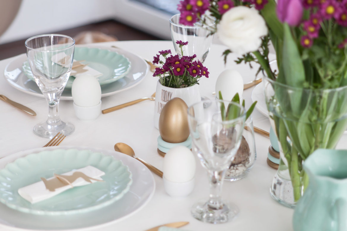 Ostertisch Tischdeko mint und gold