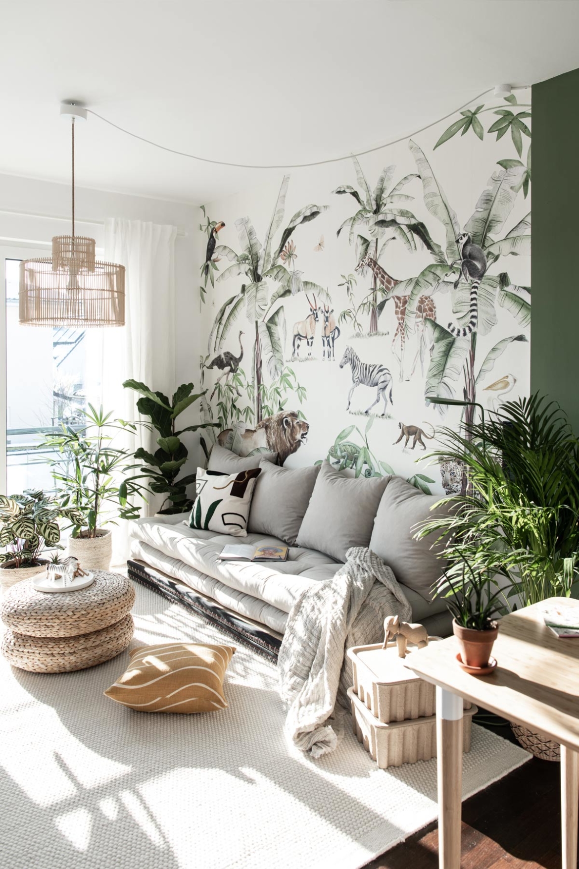 Jugendzimmer mit Wallpaper mit Dschungelmotiv
